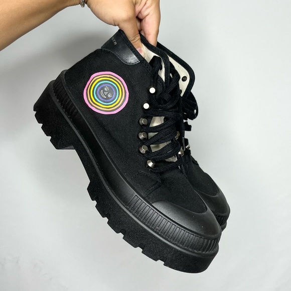 Kurt Geiger Shoes | Kurt Geiger London Black Lucas Trainers | Color: Black/Silver | Size: 9 | Fitsoftheweek's Closet
